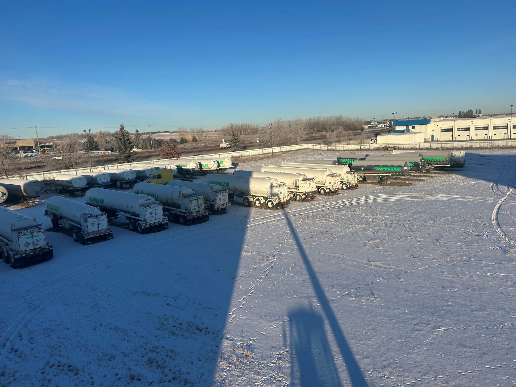 Large Inventory Available - 50+ Cryogenic trailers — photo 1
