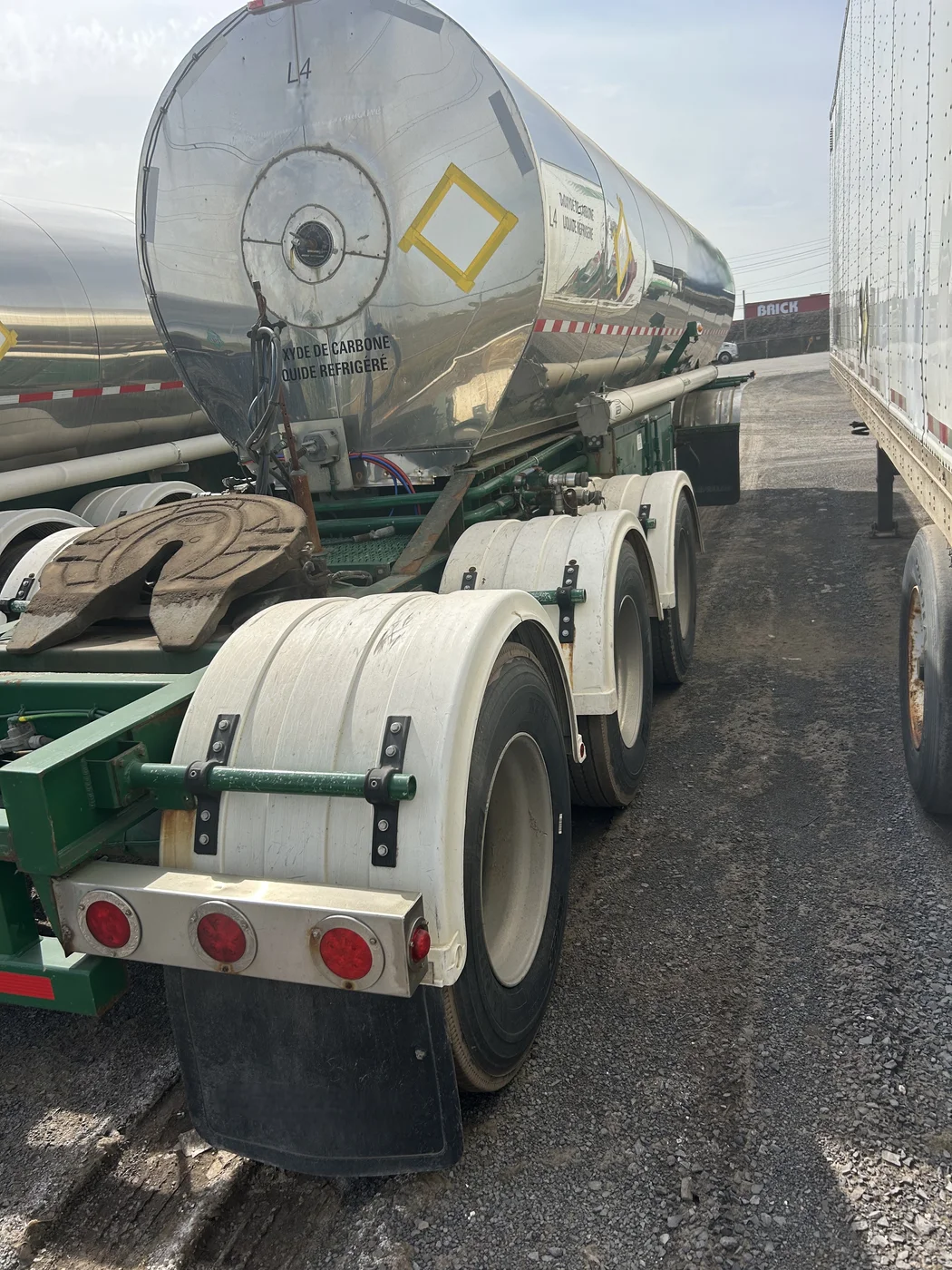 1981 Alberta Tank LTD. CO₂ Lead Trailer — photo 1